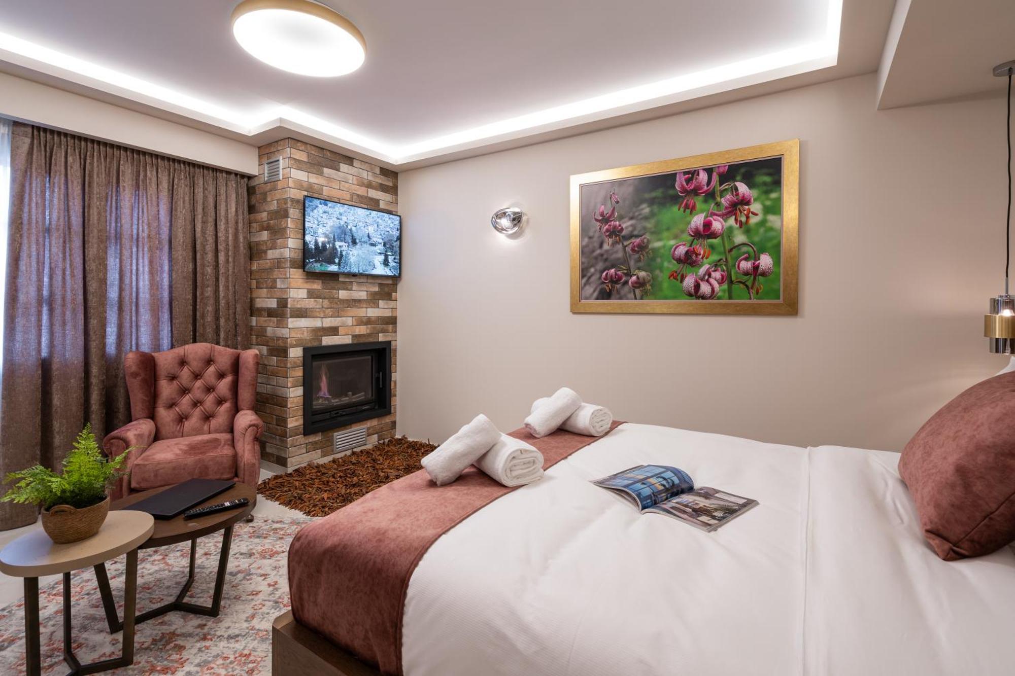 Floara Di Munte Forest Luxury Suites Мецовон Экстерьер фото